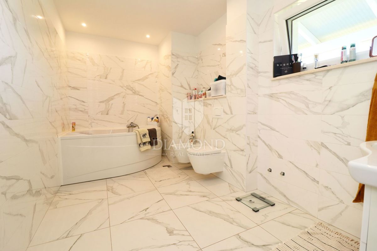 Poreč, okolica, moderna vila s 6 apartmaji