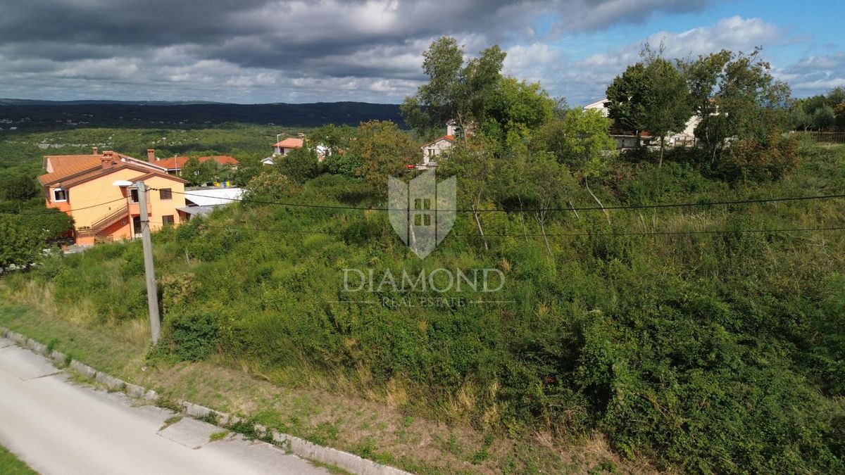 Labin, zazidljivo zemljišče na odlični lokaciji