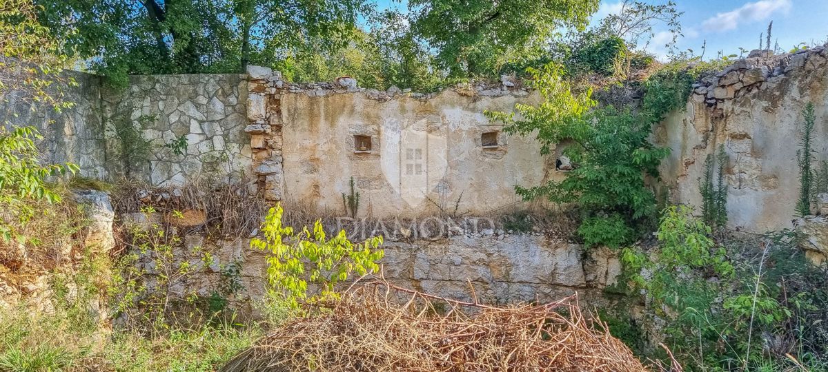 Rovinj, okolica, zemljišče s projektom - PRILOŽNOST!!!