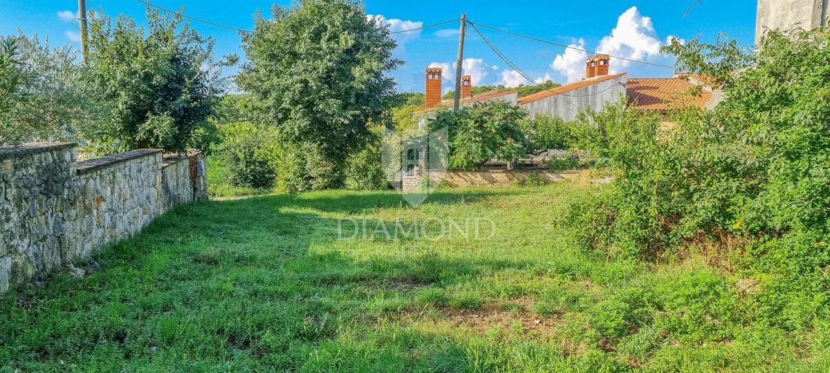 Rovinj, okolica, zemljišče s projektom - PRILOŽNOST!!!