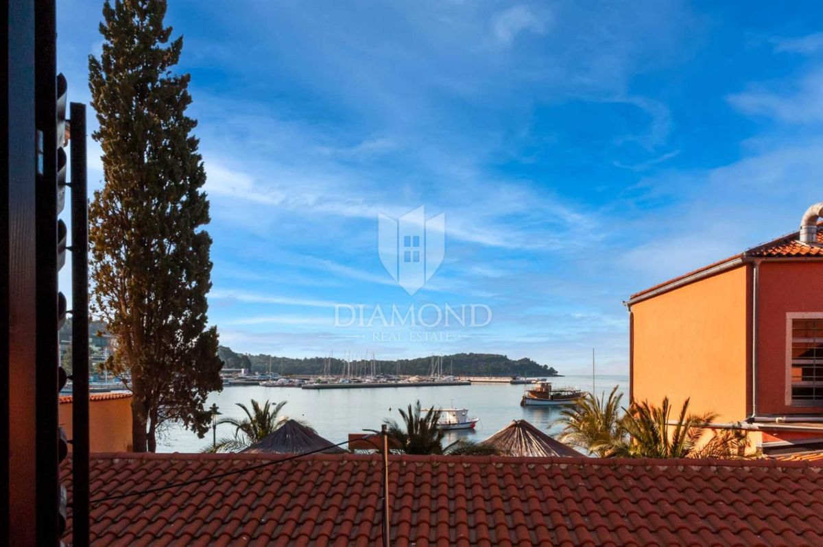 Stanovanje na odlični lokaciji z razgledom na morje, shrambo