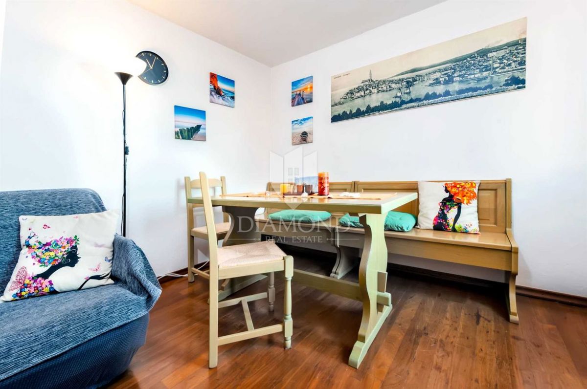 Stanovanje na odlični lokaciji z razgledom na morje, shrambo