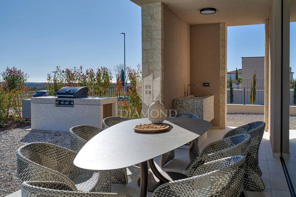 Poreč, Ekskluzivna prizemnica z bazenom