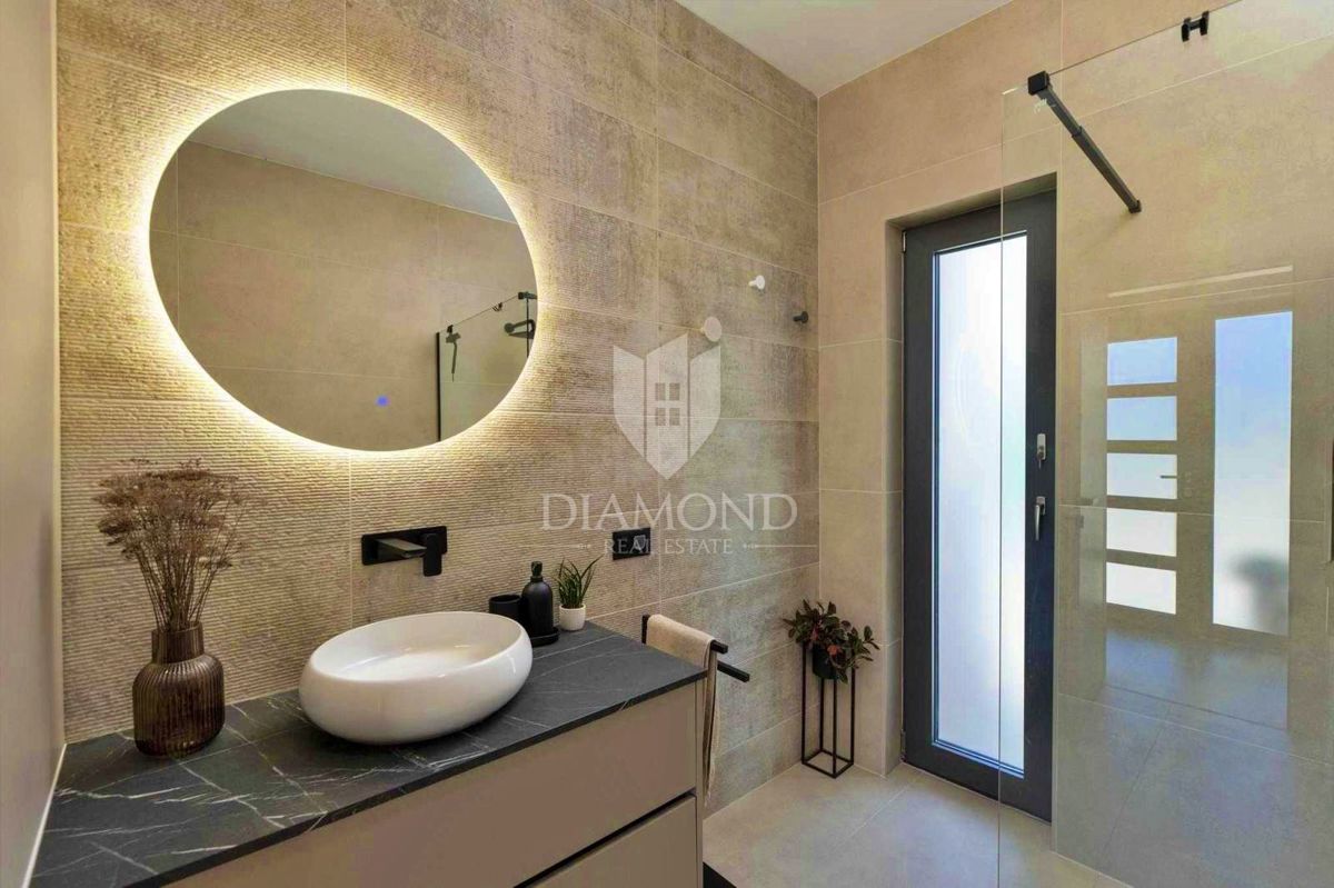 EKSKLUZIVNO! Moderna vrstna hiša, Labin, Istra