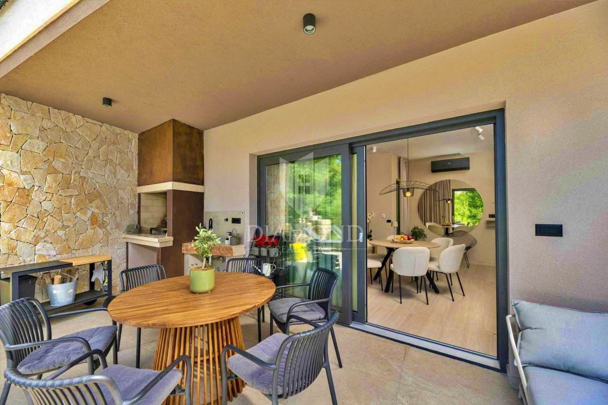 EKSKLUZIVNO! Moderna vrstna hiša, Labin, Istra