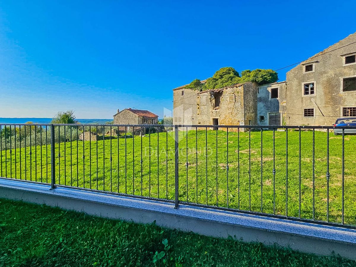 Buje! Čudovita vila z bazenom in odprtim razgledom!