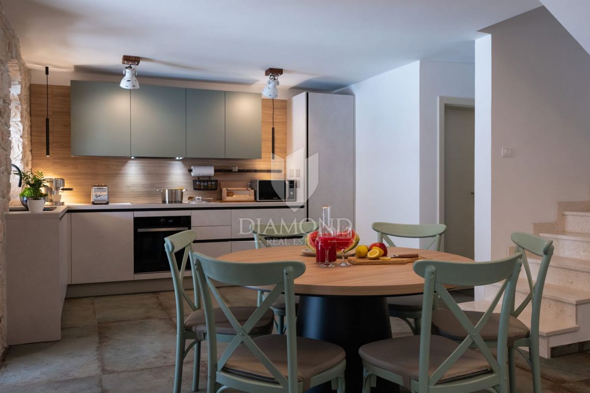 Območje Pule, Avtohtona obnovljena hiša z bazenom