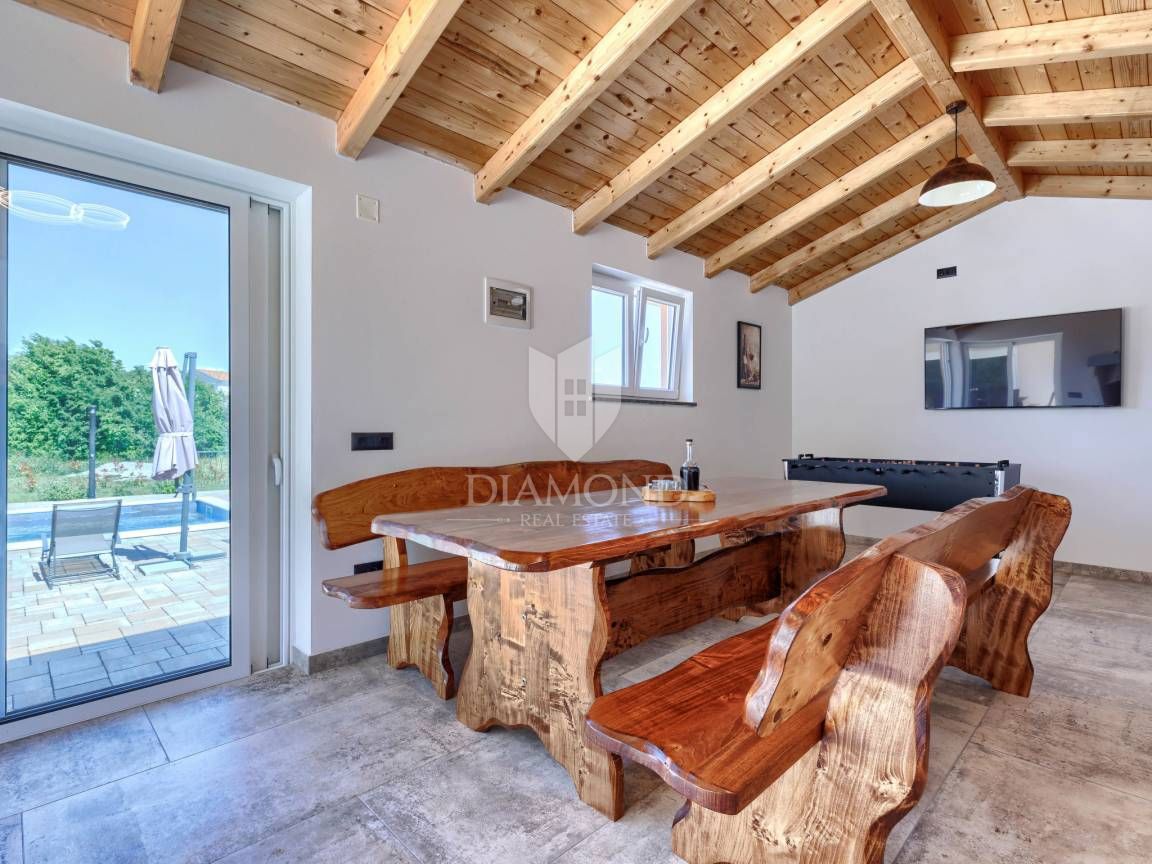 ISTRA, LABIN, HIŠA Z VELIKIM STAVBNIM ZEMLJIŠČEM