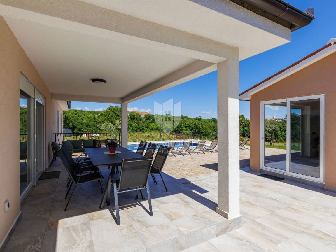 ISTRA, LABIN, HIŠA Z VELIKIM STAVBNIM ZEMLJIŠČEM