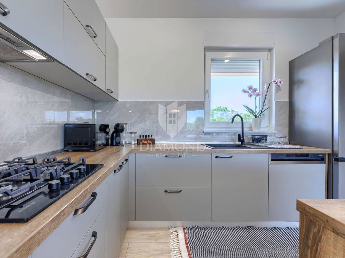 ISTRA, LABIN, HIŠA Z VELIKIM STAVBNIM ZEMLJIŠČEM