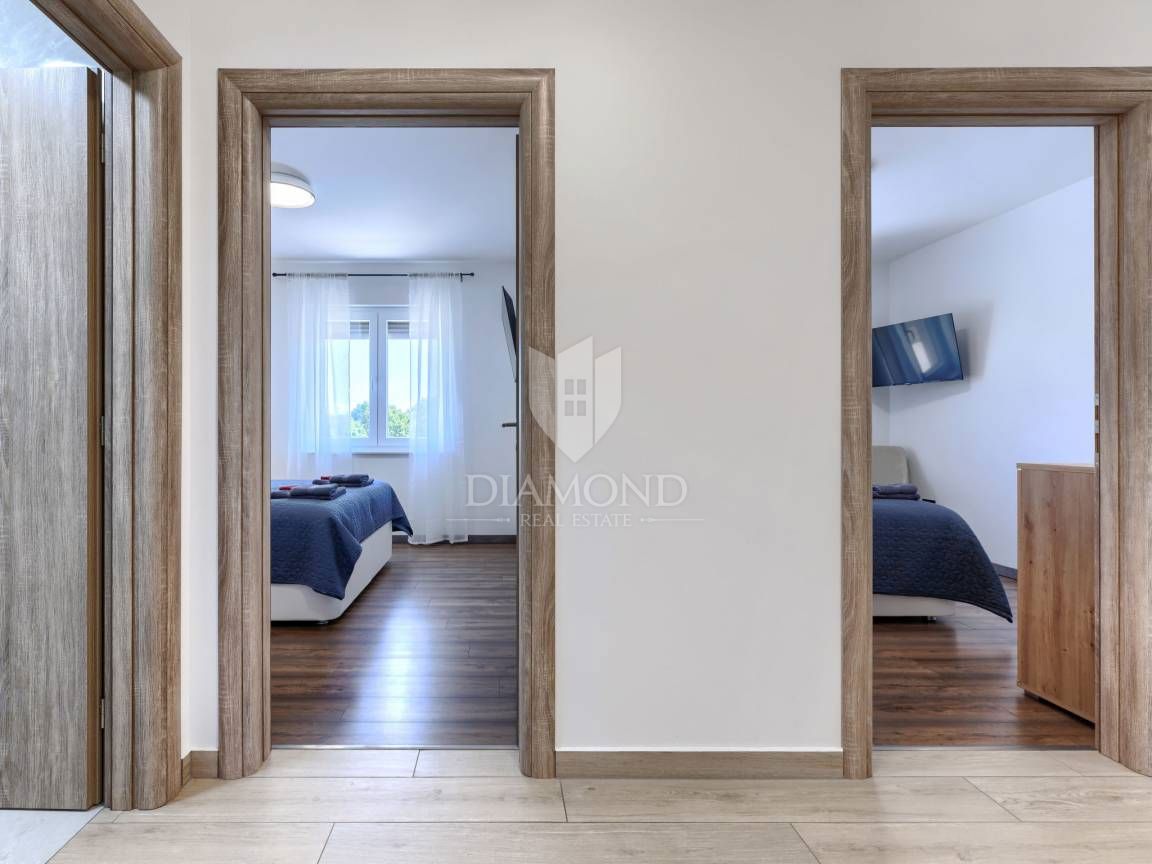 ISTRA, LABIN, HIŠA Z VELIKIM STAVBNIM ZEMLJIŠČEM