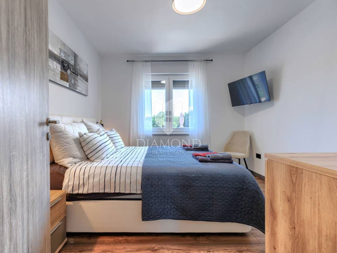 ISTRA, LABIN, HIŠA Z VELIKIM STAVBNIM ZEMLJIŠČEM