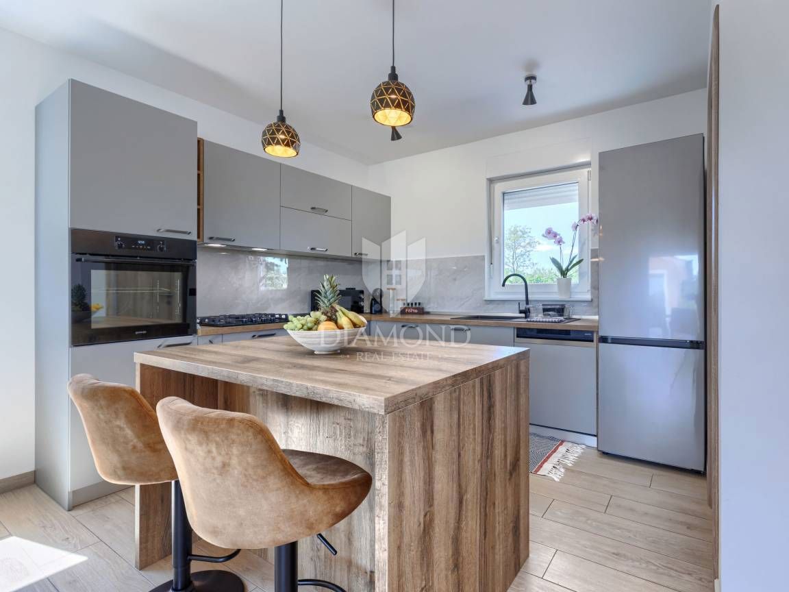 ISTRA, LABIN, HIŠA Z VELIKIM STAVBNIM ZEMLJIŠČEM