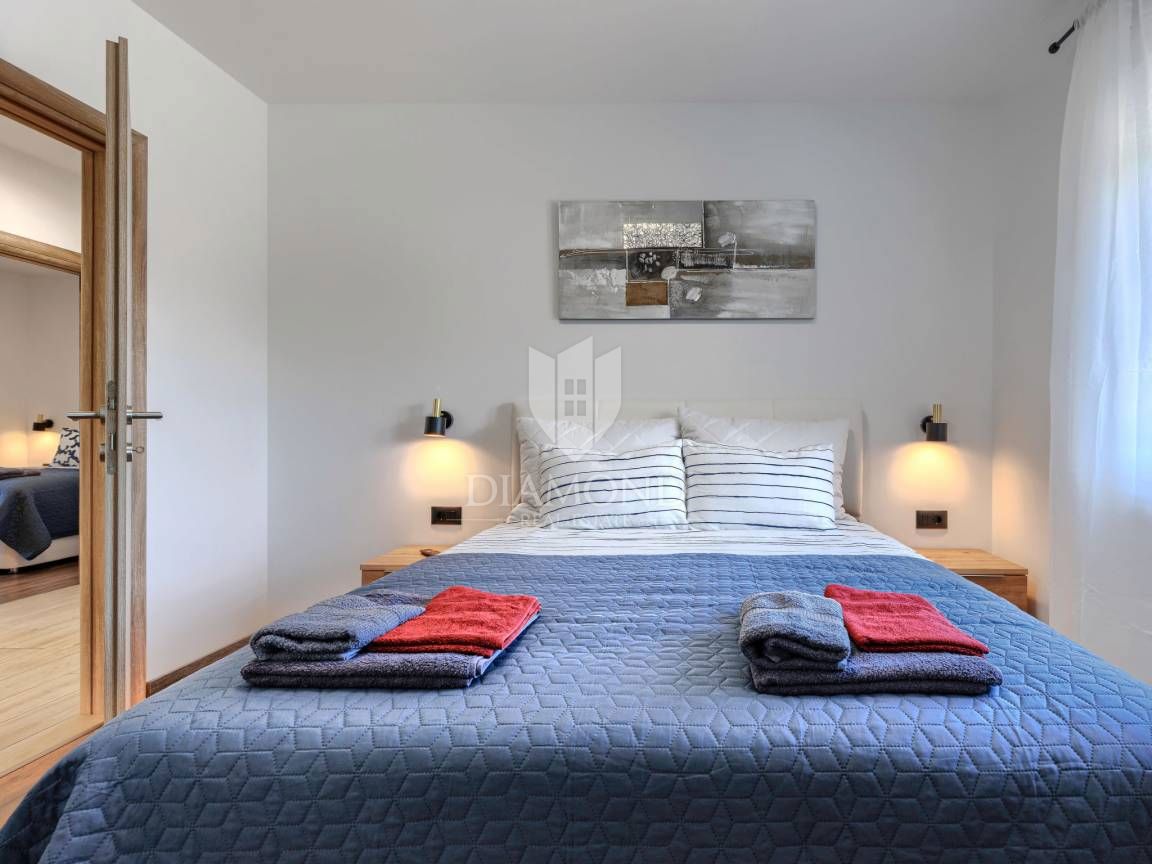 ISTRA, LABIN, HIŠA Z VELIKIM STAVBNIM ZEMLJIŠČEM