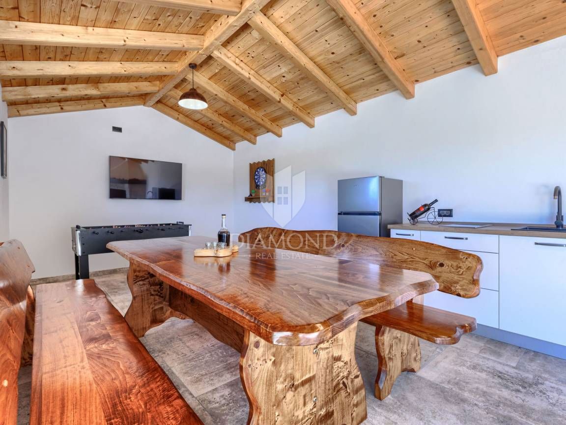 ISTRA, LABIN, HIŠA Z VELIKIM STAVBNIM ZEMLJIŠČEM