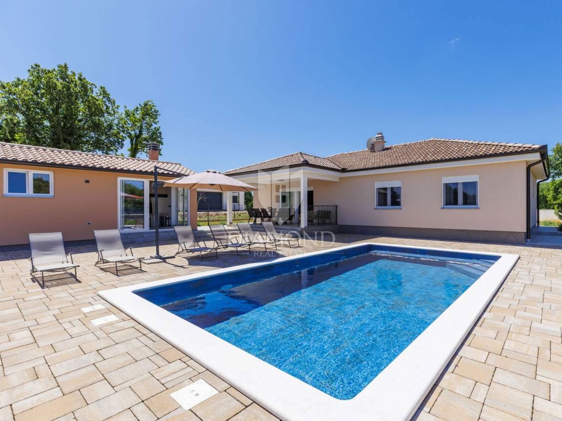 ISTRA, LABIN, HIŠA Z VELIKIM STAVBNIM ZEMLJIŠČEM