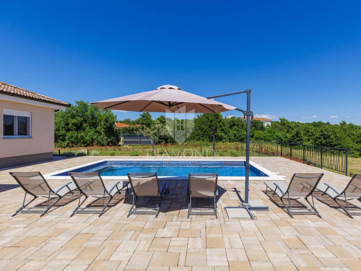 ISTRA, LABIN, HIŠA Z VELIKIM STAVBNIM ZEMLJIŠČEM