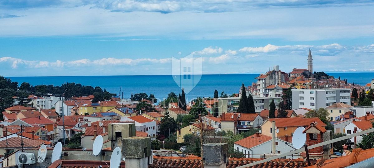 Rovinj, stanovanje s panoramskim POGLEDOM NA MORJE!!!
