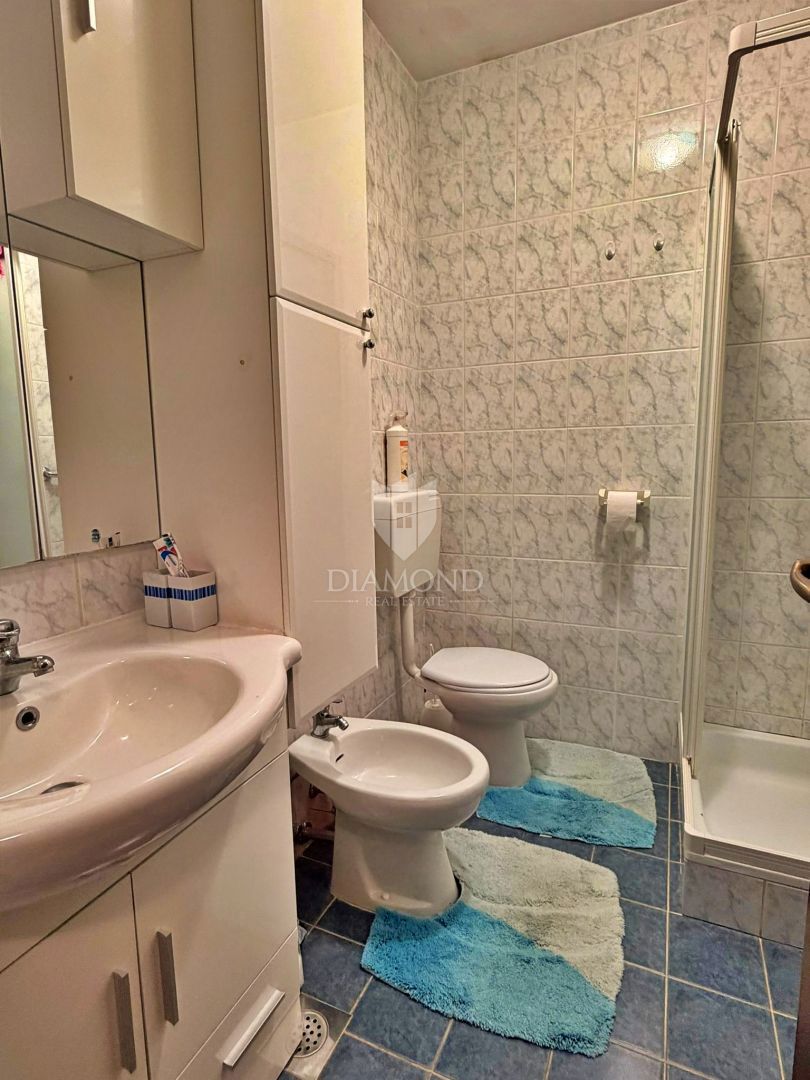 Apartma z veliko teraso, Rabac