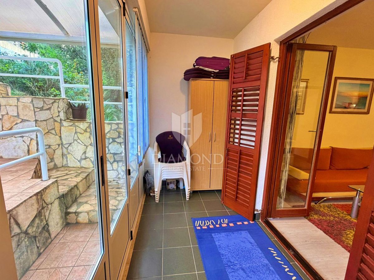 Apartma z veliko teraso, Rabac