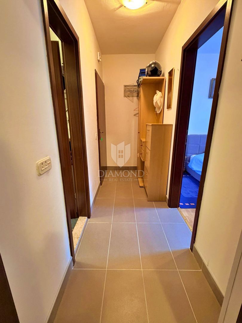 Apartma z veliko teraso, Rabac