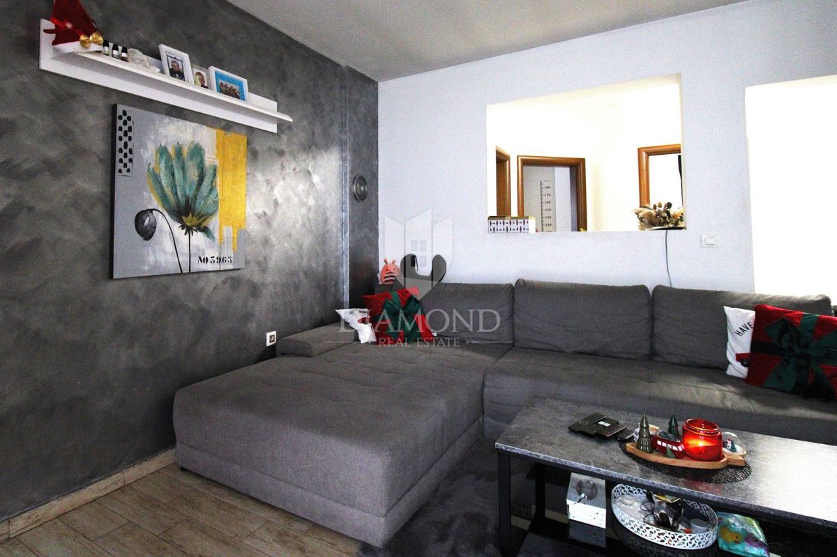 RIJEKA, VIŠKOVO, Moderno opremljeno stanovanje 2 spalnici + dnevna soba