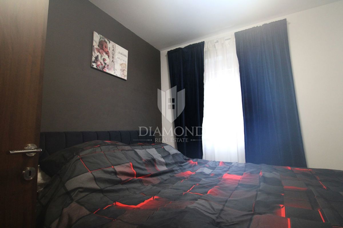 RIJEKA, VIŠKOVO, Moderno opremljeno stanovanje 2 spalnici + dnevna soba