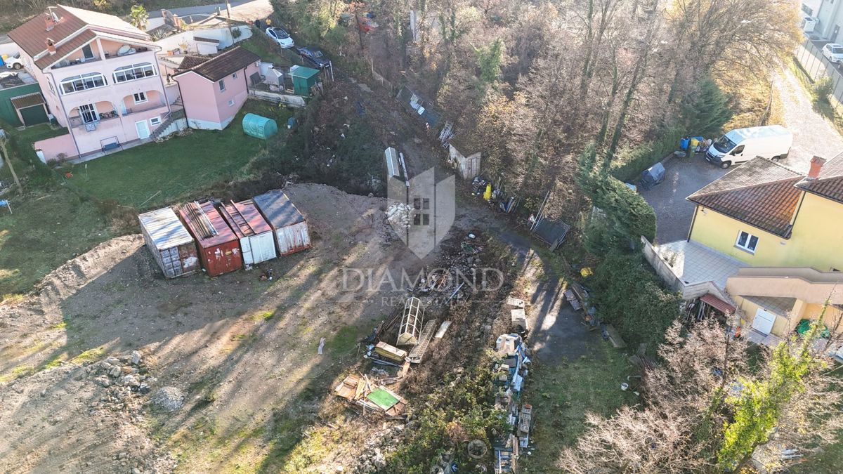 Viškovo, gradbeno zemljišče s projektom za 6 stanovanj