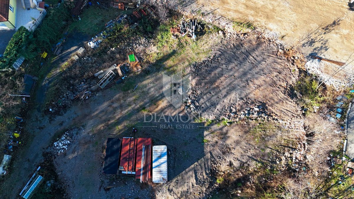 Viškovo, gradbeno zemljišče s projektom za 6 stanovanj