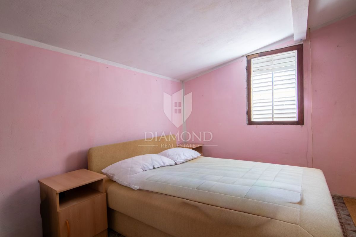 Hiša na otoku Krku v Malinski