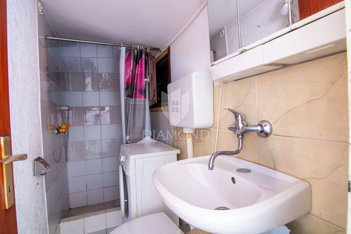 Hiša na otoku Krku v Malinski