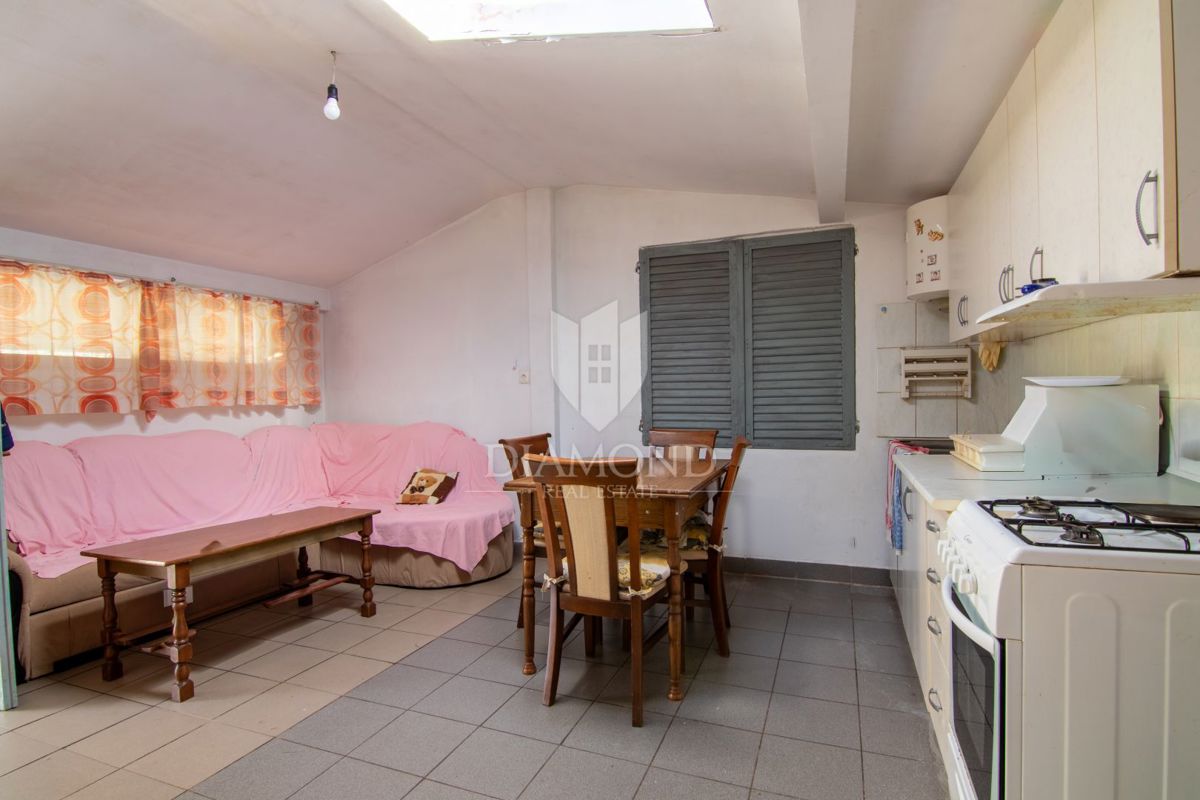 Hiša na otoku Krku v Malinski