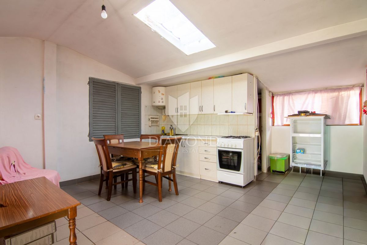 Hiša na otoku Krku v Malinski