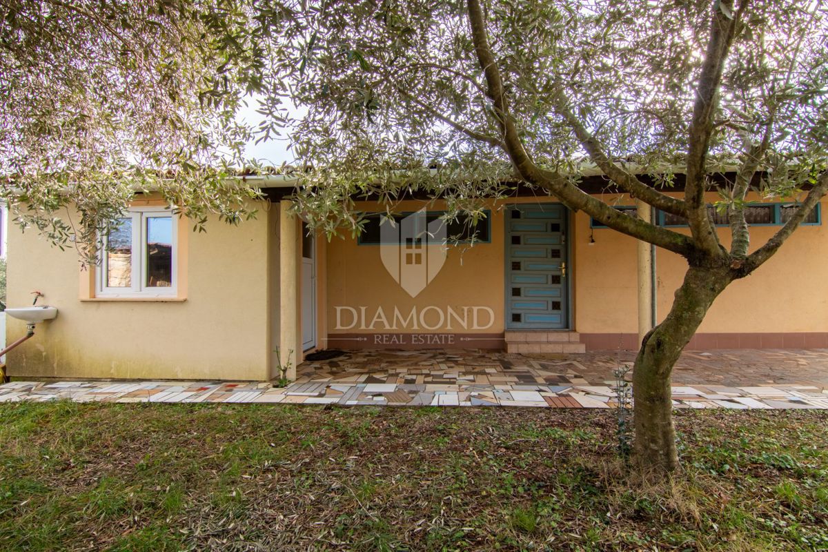 Hiša na otoku Krku v Malinski