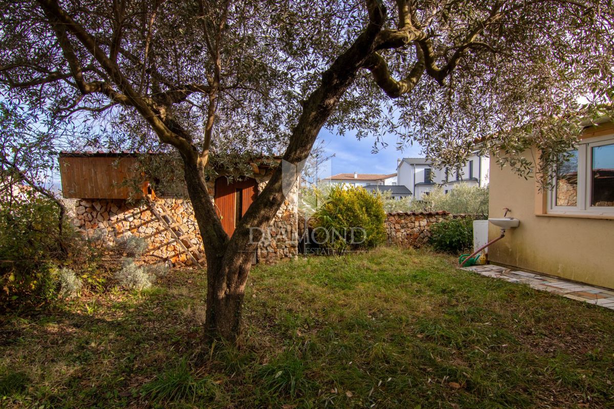 Hiša na otoku Krku v Malinski