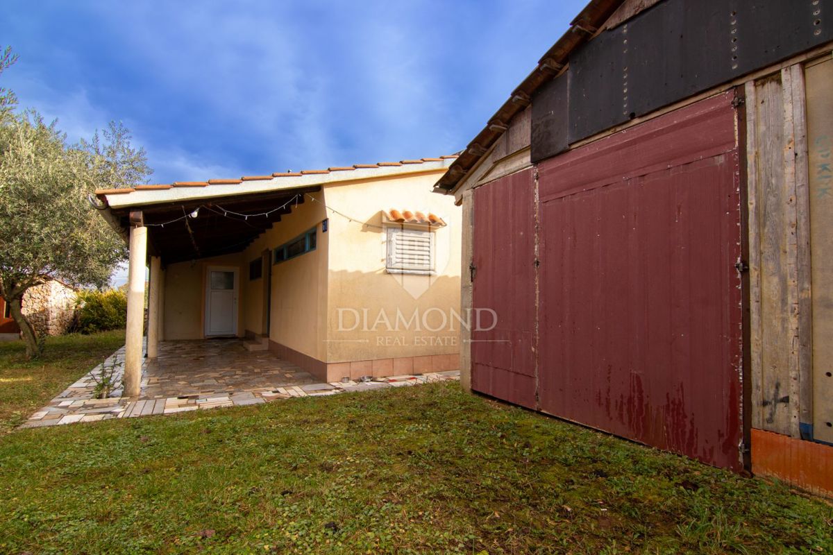 Hiša na otoku Krku v Malinski