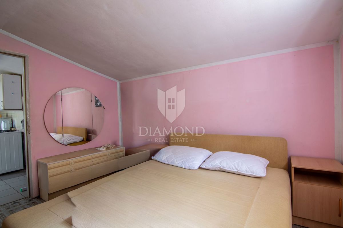 Hiša na otoku Krku v Malinski