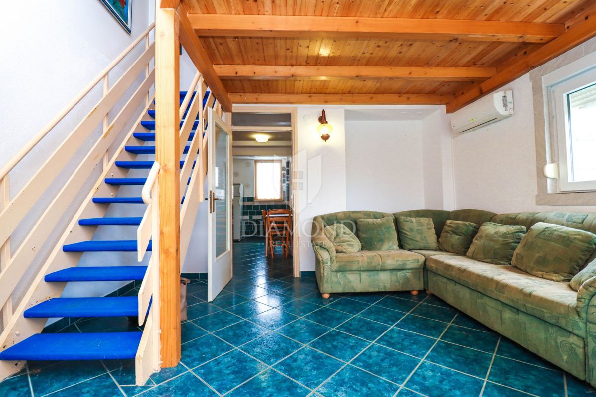 Poreč – prostorno dvoetažno stanovanje v tretjem nadstropju