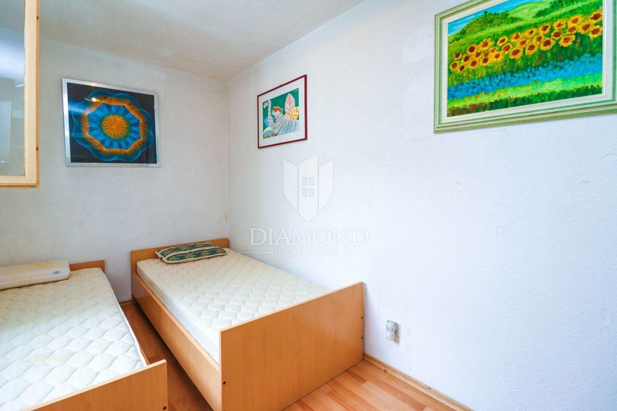 Poreč – prostorno dvoetažno stanovanje v tretjem nadstropju