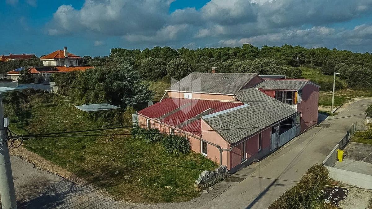 EKSKLUZIVNO! Ližnjan, stanovanjska hiša z veliko potenciala!