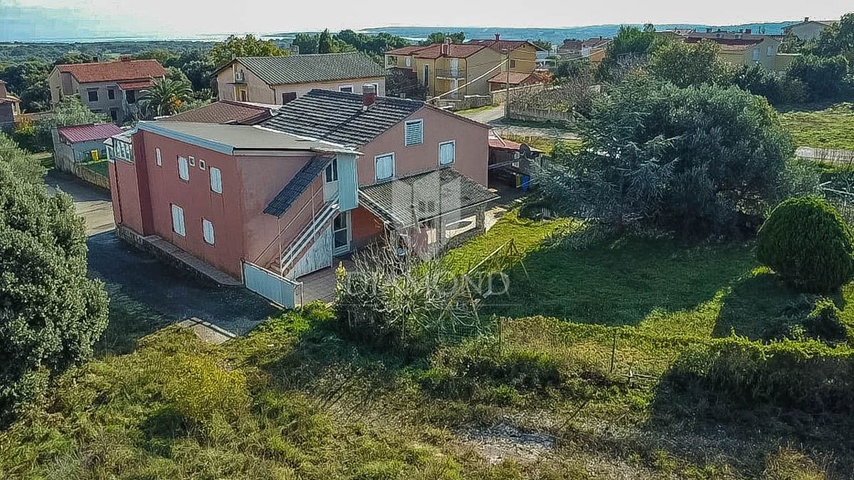 EKSKLUZIVNO! Ližnjan, stanovanjska hiša z veliko potenciala!