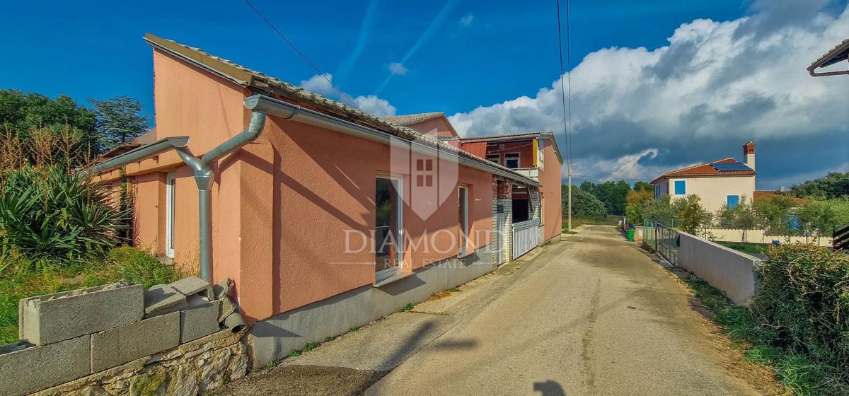 EKSKLUZIVNO! Ližnjan, stanovanjska hiša z veliko potenciala!