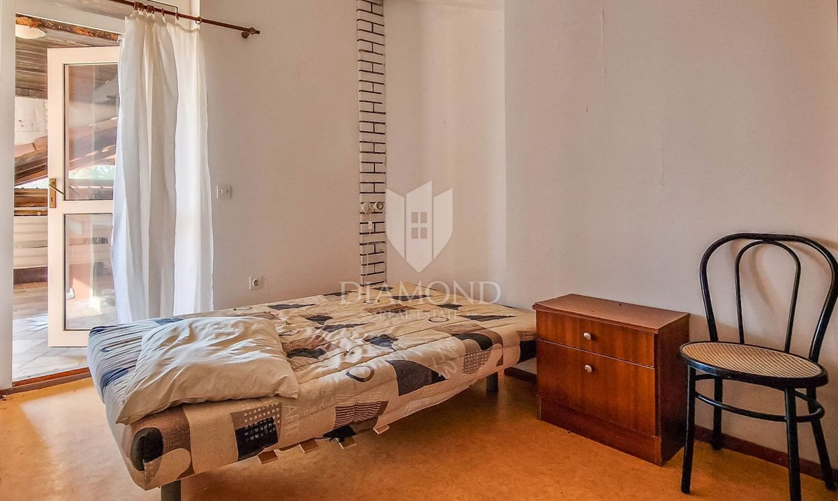 EKSKLUZIVNO! Ližnjan, stanovanjska hiša z veliko potenciala!