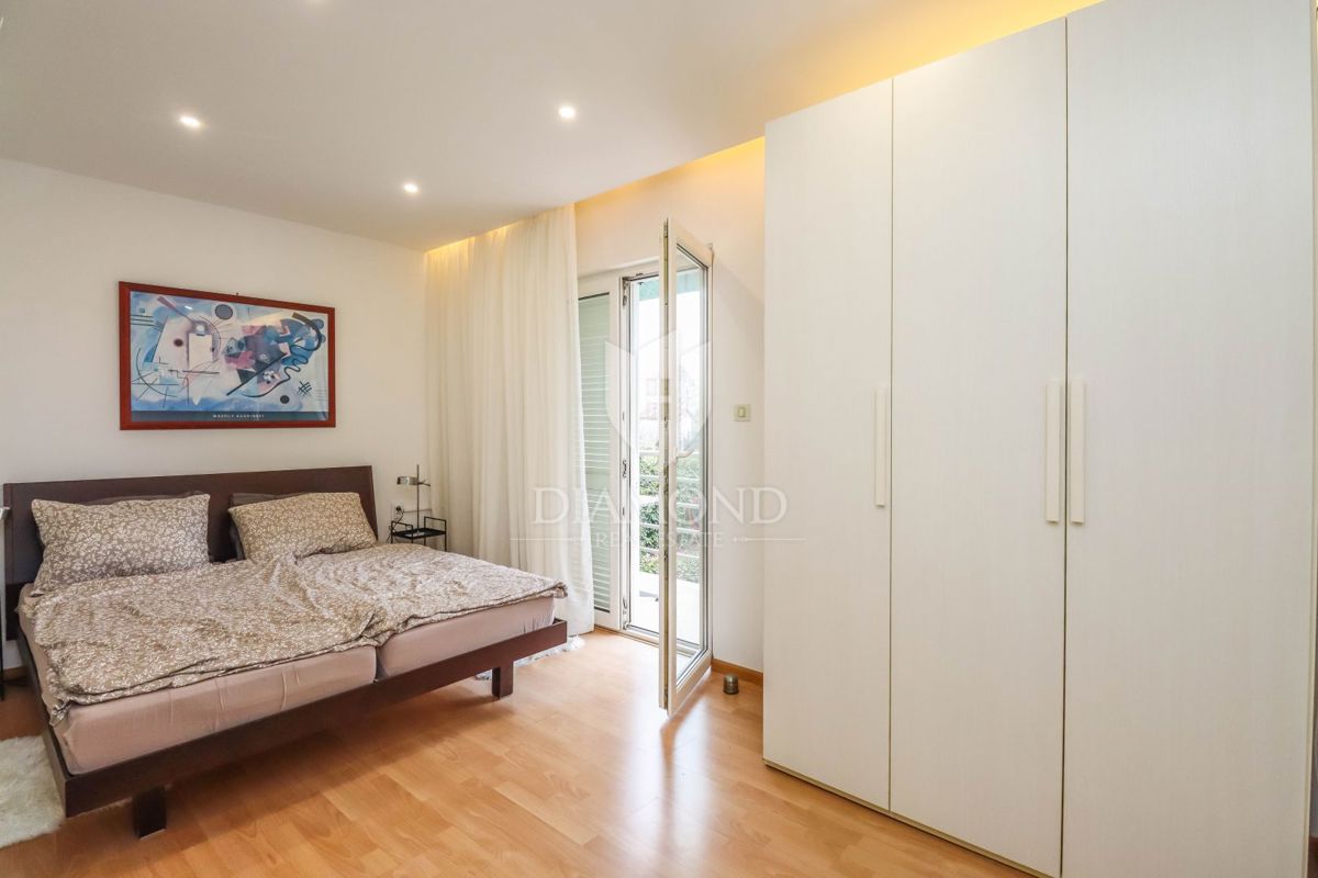 PRILOŽNOST! ROVINJ! NOVO STANOVANJE S TREM BALKONI!