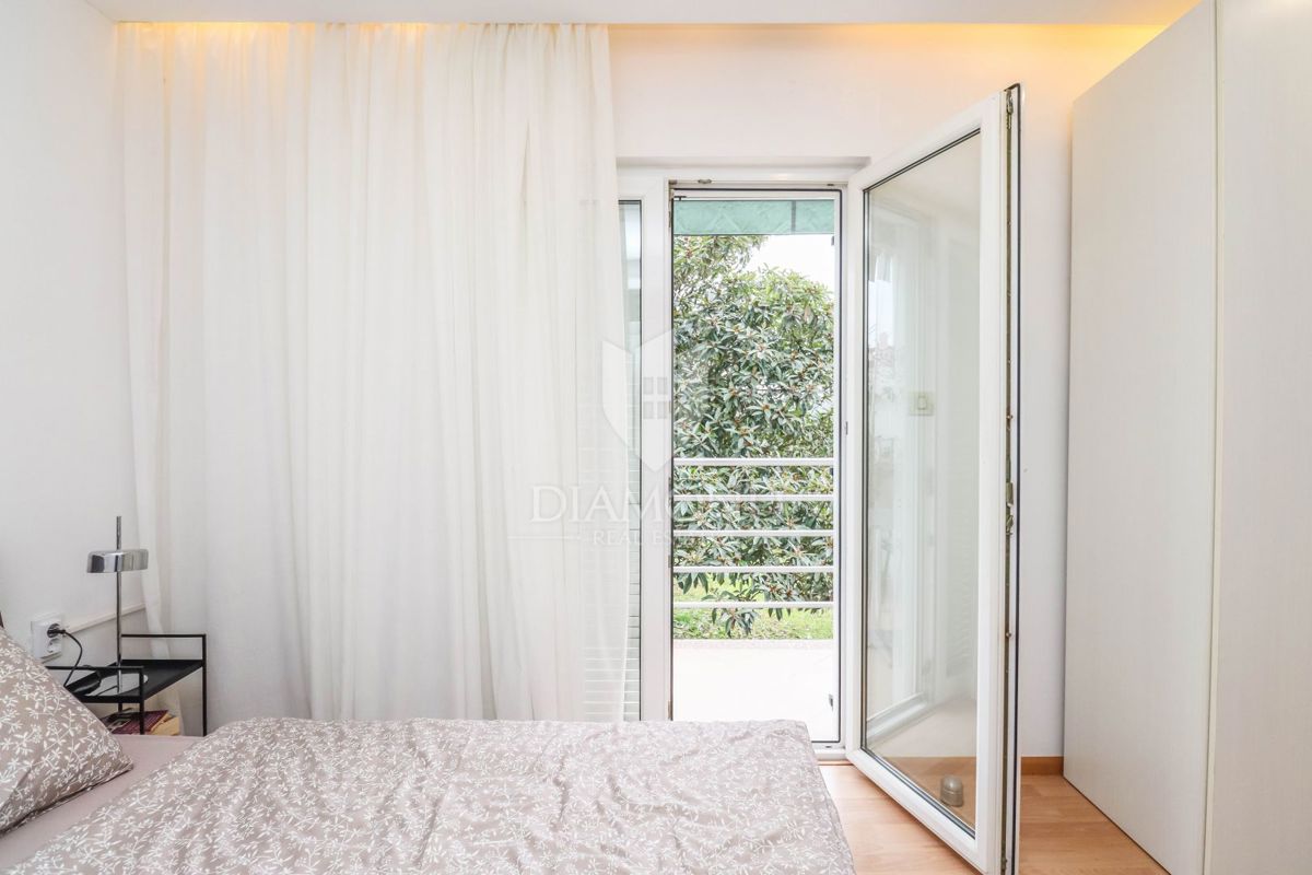 PRILOŽNOST! ROVINJ! NOVO STANOVANJE S TREM BALKONI!