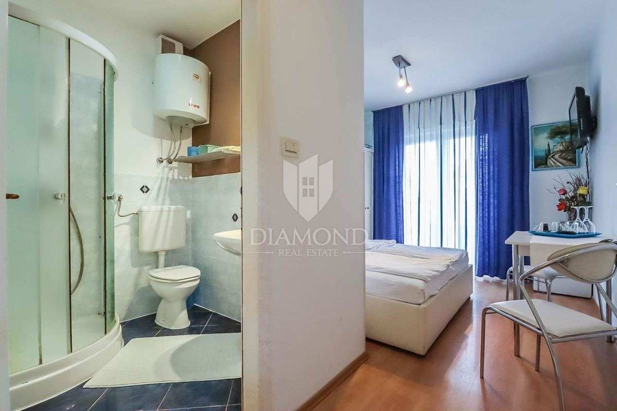 PRILOŽNOST! ROVINJ! NOVO STANOVANJE S TREM BALKONI!