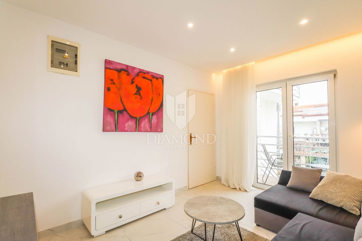 PRILOŽNOST! ROVINJ! NOVO STANOVANJE S TREM BALKONI!