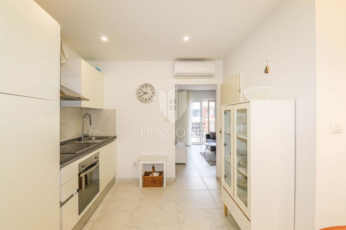 PRILOŽNOST! ROVINJ! NOVO STANOVANJE S TREM BALKONI!