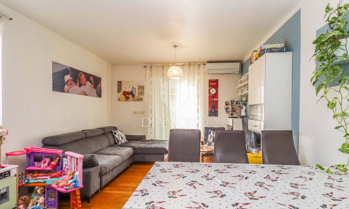 Pula, stanovanje z 2 spalnicama na iskani lokaciji!