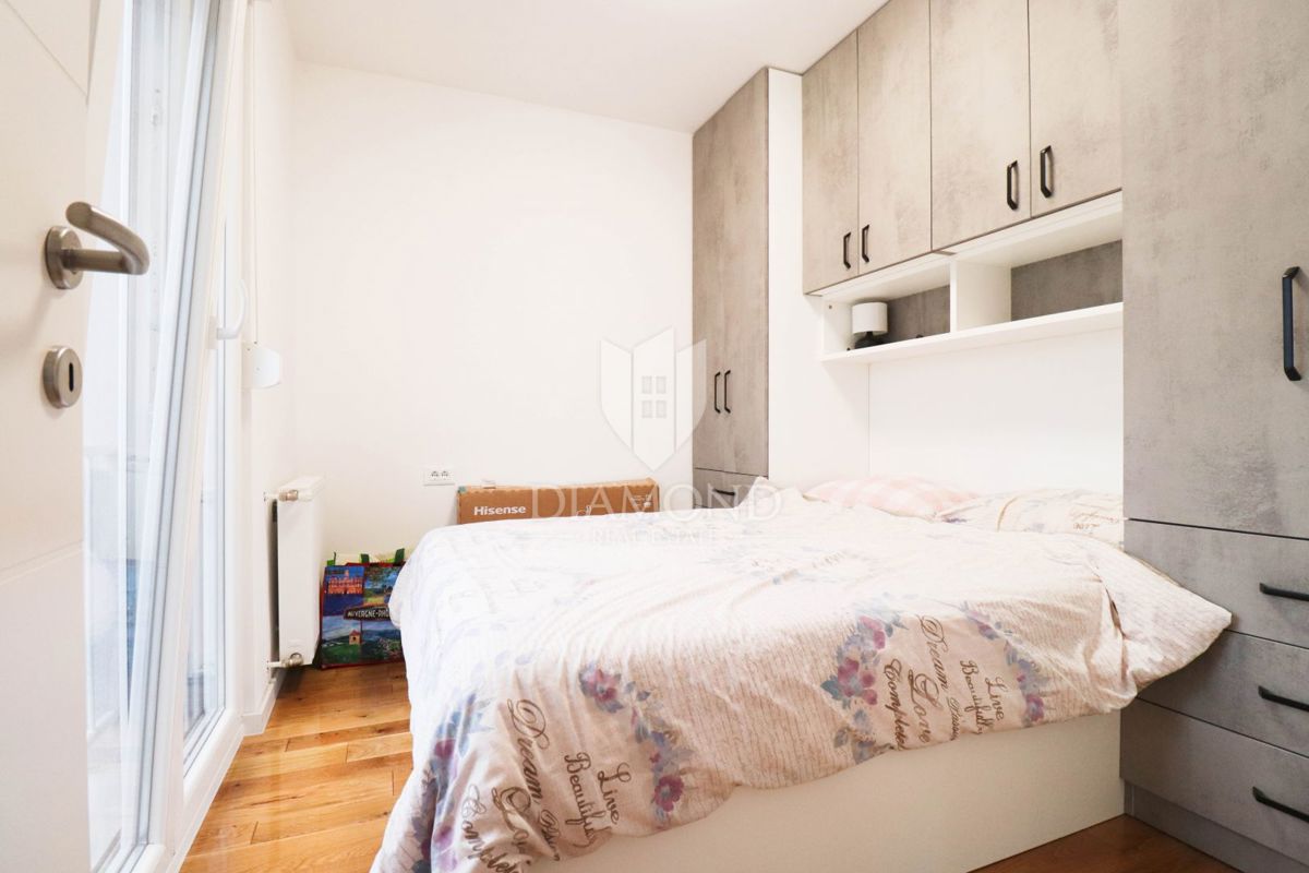 Zagreb, Voltino! Popolnoma prenovljeno trisobno stanovanje!